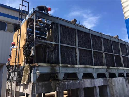 冷卻塔填料：方形冷卻塔的清除工作一般有幾種方案(圓