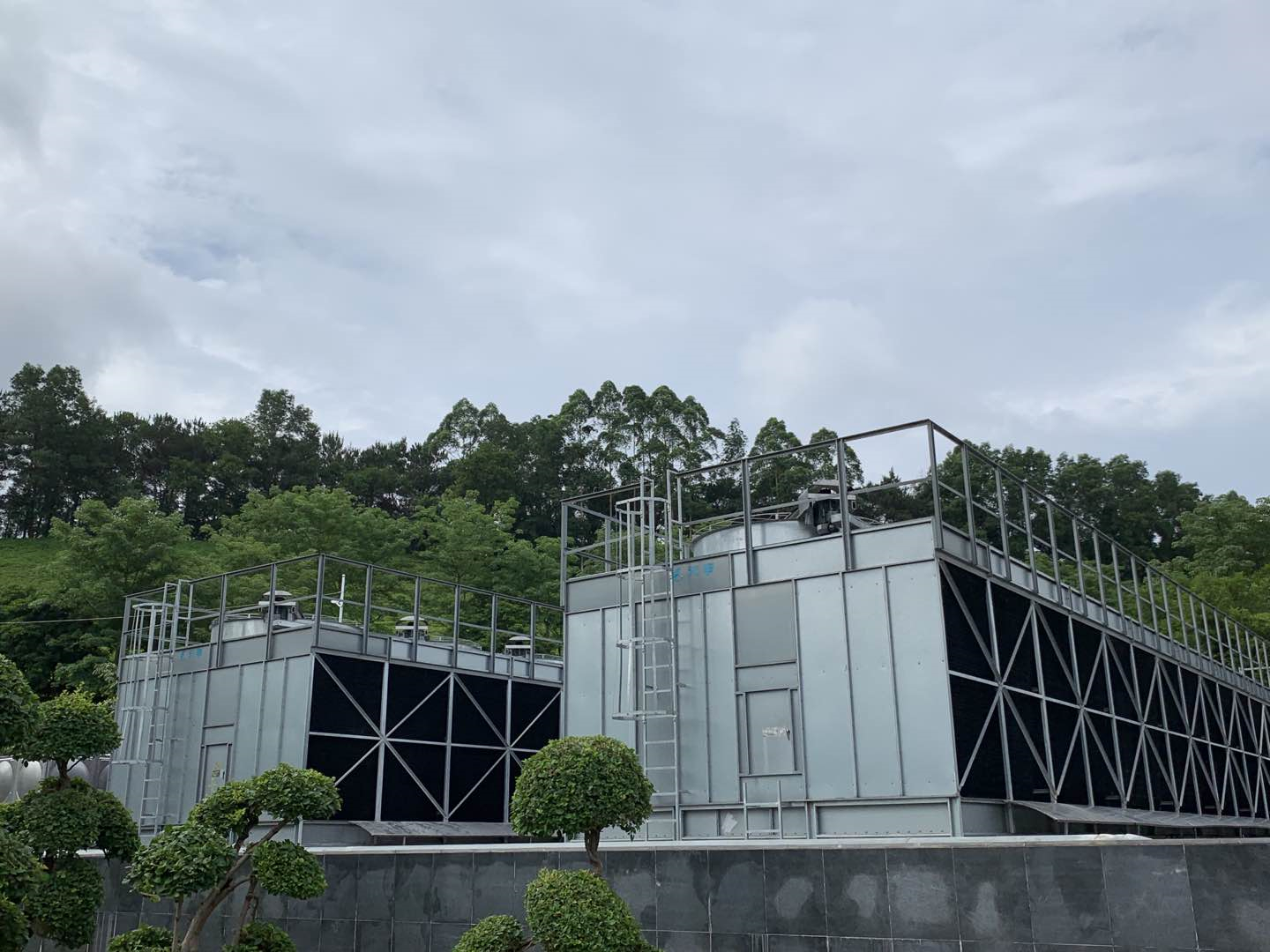 選擇不銹鋼冷卻塔要考慮的三大要素(中溫逆流式方形